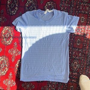 Lululemon blue tee